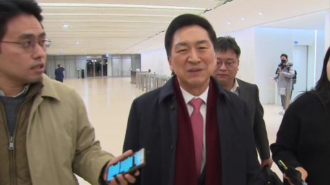 '로저비비에 의혹' 김기현 "예의 차원에서 전달"