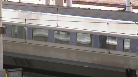 철도노조, 오늘 총파업 유보…모든 열차 정상 운행