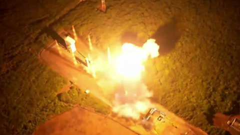 \'한빛-나노\' 발사 실패…1단 로켓 점화 뒤 추락