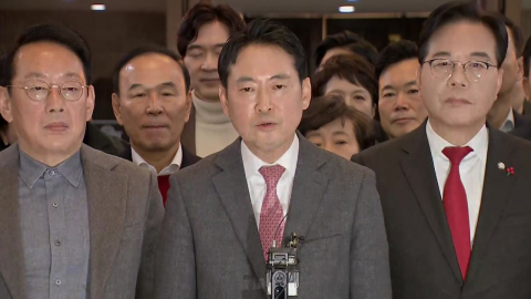 장동혁, 역대 최장 24시간 필리버스터…내란재판부법 통과