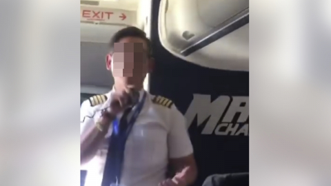 "비행기 안 뜹니다"…승객들 앞에서 이륙 거부한 기장, 왜?