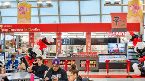 [기업] 농심, 뉴욕 JFK 공항에 '신라면 분식' 4호점 열어