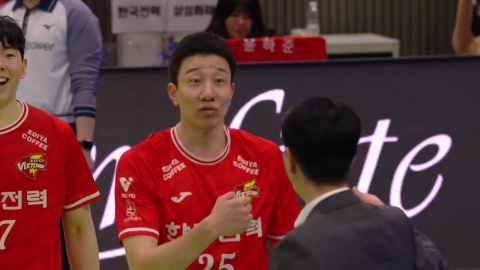 삼성화재, 11연패 '수렁'...도로공사는 대역전승