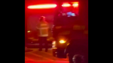  서울 송파 방이동 아파트 화재 진압 중…"심정지 2명 이송"