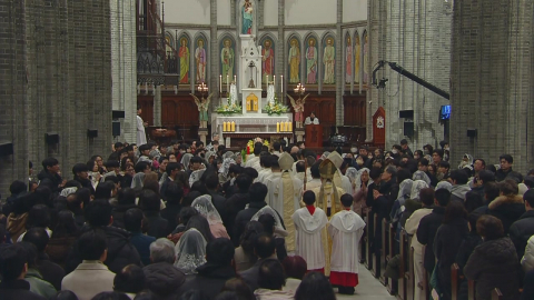 [현장영상+] 이 시각 서울 명동성당…예수 성탄 대축일 미사