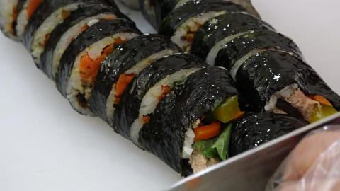 달걀부터 김밥·칼국수까지…연말 먹거리 물가 '비상'