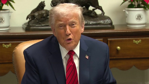 트럼프 "면허 취소"·백악관 "기자 해고" 압박…'크리스마스의 악몽'