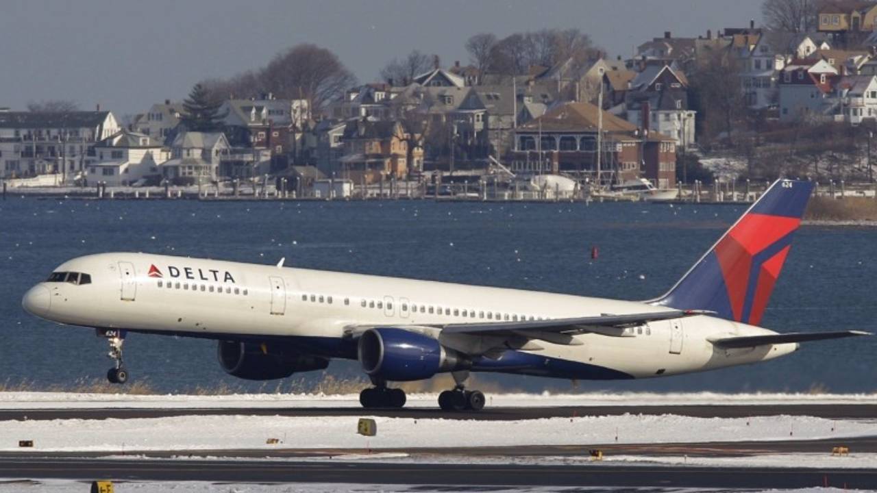 "여객기 안에서 빈대 물렸다" 항공사 상대 억대 손배소