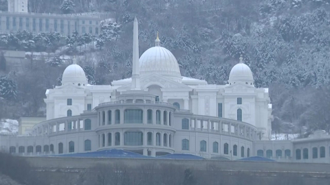 경찰, '통일교 의혹' 윤영호 체포…전재수 재소환 가능성