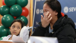 하반신 마비 필리핀 소녀, 세브란스서 새 삶...JYP 전액 후원 