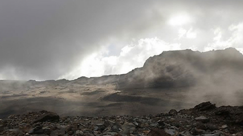 "아프리카 최고봉 킬리만자로서 헬기 추락 5명 사망"