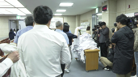 \'처단\' 대상에서 시작했던 1년…갈 길 먼 의료 개혁