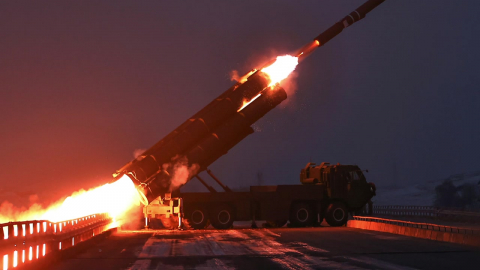 북, 장거리전략순항미사일 시험발사…"핵 무력 무한대 발전 총력"