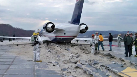 방위각시설 \'절반\' 개선 완료…활주로이탈방지시설은 2028년에야