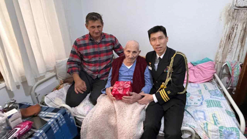 튀르키예 주재 한국 대사관, 6·25 참전 용사에 이 대통령 선물 전달