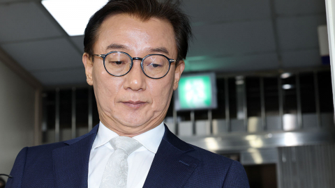 전재수 공소시효 초읽기…경찰, 뇌물죄 적용 고심