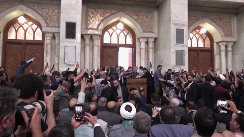 이란 시민들 다시 거리로...’화폐 가치 폭락·물가 급등’ 들끓는 민심