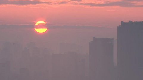 [날씨] 서울 한파주의보, 서해안 눈…마지막 해넘이 \'보온 대비\'