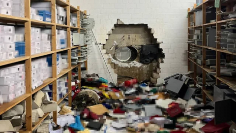 "역사상 최악의 은행강도" 독일 금고서 1,450억 털렸다 