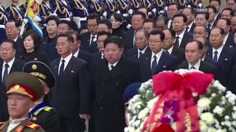 김주애, 금수산태양궁전 첫 공개 참배…김정은과 동행