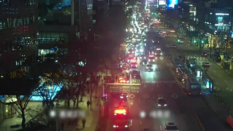 서울 종각역 인근 3중 추돌 사고...1명 심정지·7명 부상