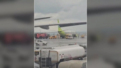 제주서 출발 앞둔 진에어 연기...승객 122명 대피