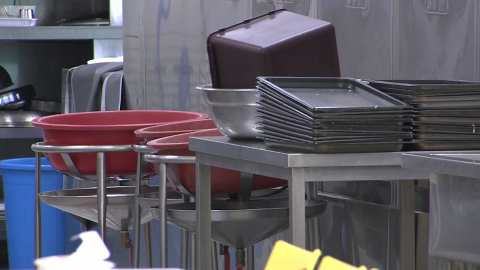 "월급 주는데 할 일은 없다"...방학 맞은 학교 '상시근로' 대혼란