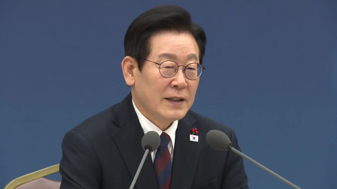 이 대통령 "개혁 과정도 피하지 않을 것"…\'갈등 조정\' 관건