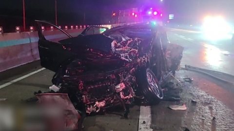 고속도로 2차 사고로 11명 사상…수습하던 경찰 참변