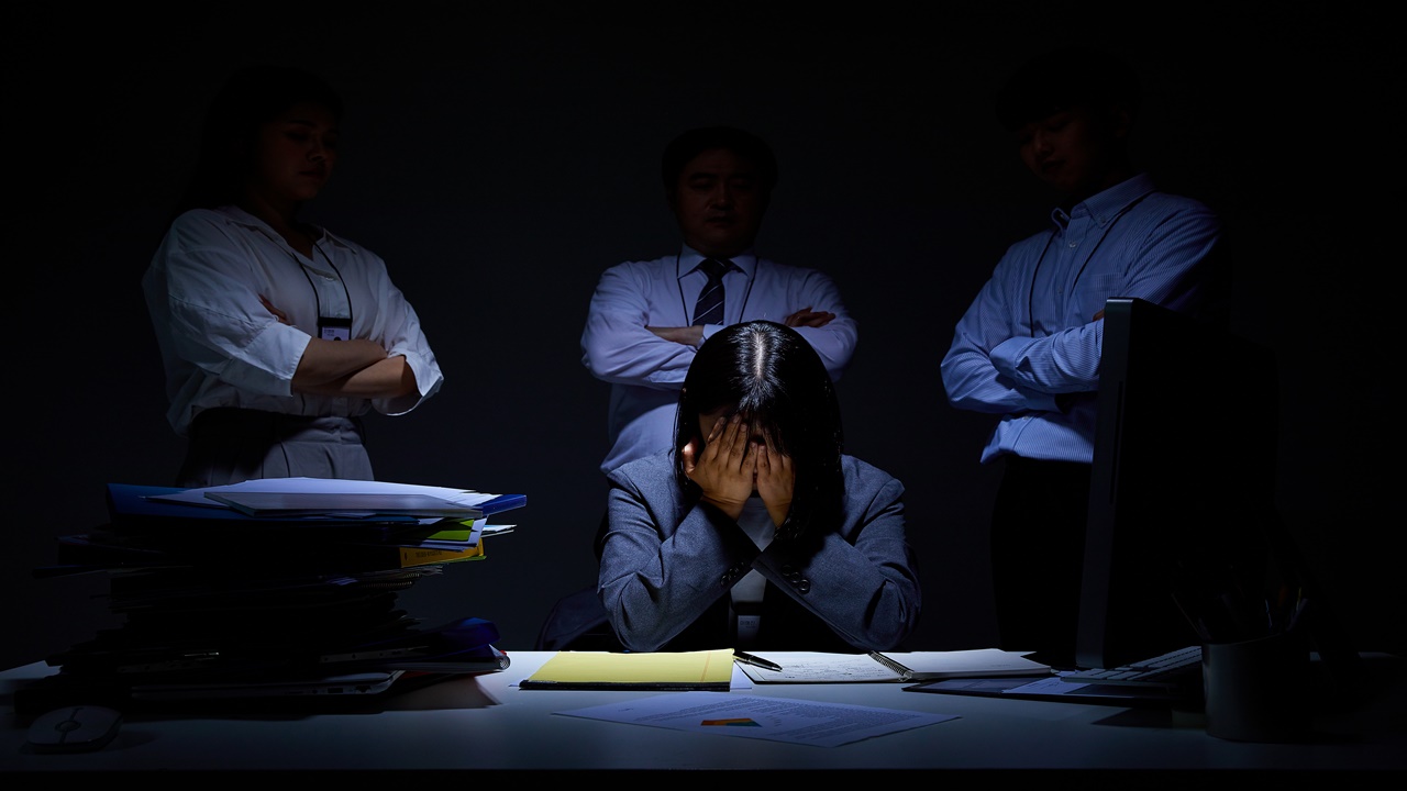 "난 여자도 때려"...직장 내 괴롭힘 상당수는 폭언 동원
