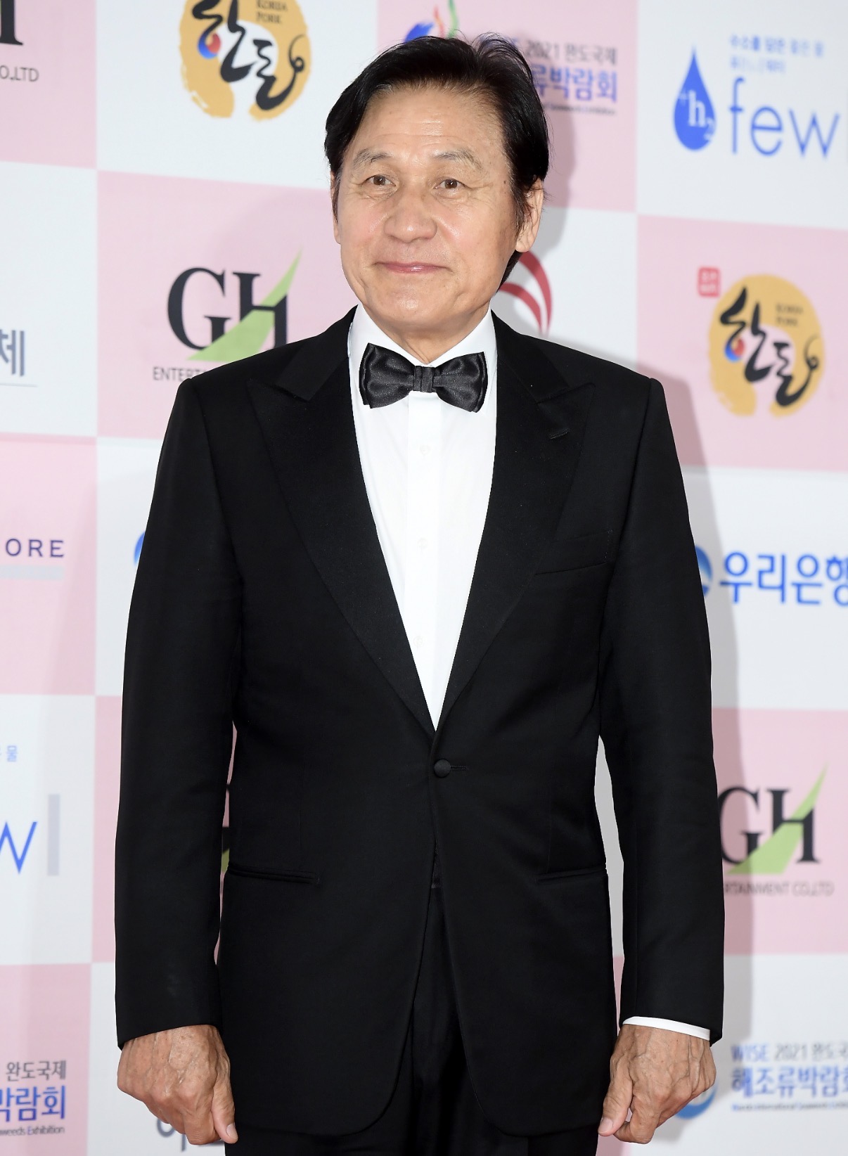 이 대통령, 고 안성기 애도…“시대 관통한 배우로 영원히 남을 것”