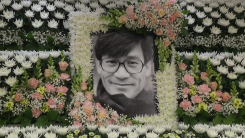 ’국민 배우’ 안성기 별세...빈소 조문 행렬