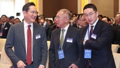 "중국 포기하면 대안 없다"...4대 그룹 총수 총출동한 이유 [Y...