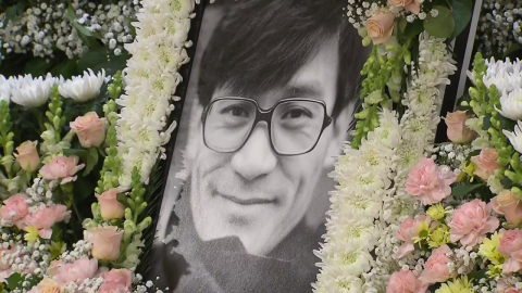 ’국민배우’ 안성기 별세…이정재·정우성 등 운구 예정