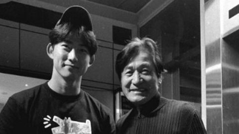 옥택연, 고 안성기 추모…"인자한 미소 기억 나…편히 쉬세요"