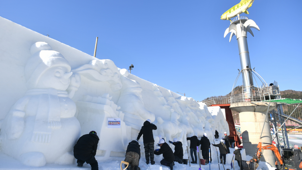 '화천·홍천·평창' 강원 얼음낚시 축제장 얼음 두께 평균 20cm 이상......개막 준비 착착