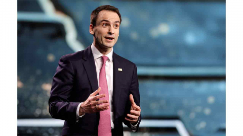 미국 과학기술정책실장 "2년 내 운전대 없는 차 허용...핵심 기술 우선순위는 AI·양자·원자력"