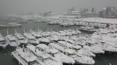 일부 대설주의보 속 빙판길 비상…서해안 강풍