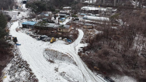 내륙은 꽁꽁, 서해안은 펑펑…강력 한파에 폭설 비상