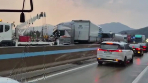 ’블랙아이스 참변’ 상주 고속도로…경찰, 블랙박스 전수 분석