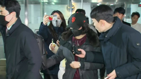 [현장영상+] ’강선우 1억’ 김경 3시간여 고강도 조사 뒤 귀가