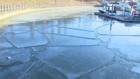 [날씨] 강추위 계속, 서울 -10.2℃…중부 점차 눈비, 강원 최대 8cm