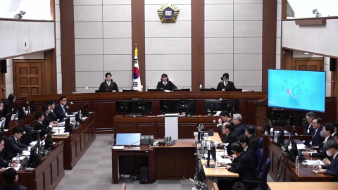 "징징대지 말라"·"혀가 짧아서"…내일 417호 대법정 관심