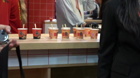 라면도 딸기도, 세계인이 빠졌다!…K-푸드 수출 ’신기록’ 질주