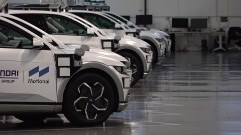 현대차 "연말 로보택시 상용화"…자율주행 전쟁에 도전장