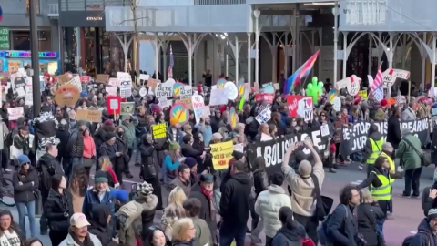 트럼프 옹호에 강경 이민단속 계속…반트럼프 시위 확산