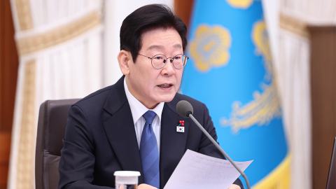 이 대통령 "정부, 검찰 개혁·보완수사권 여당 의견 수렴하라"