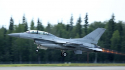 공군기지 불법촬영 중국인들 측 "철없는 아이들에 관용 부탁"