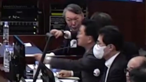 ’작전 성공’ 자화자찬하더니…’침대 재판’도 특검 탓