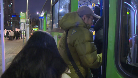 서울 시내버스 파업 첫날…퇴근길 시민들 ’발 동동’